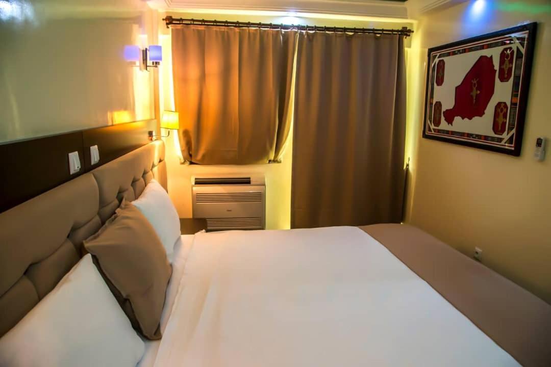 Hotel Univers 3 Aeroport Luxe Niamey Luaran gambar